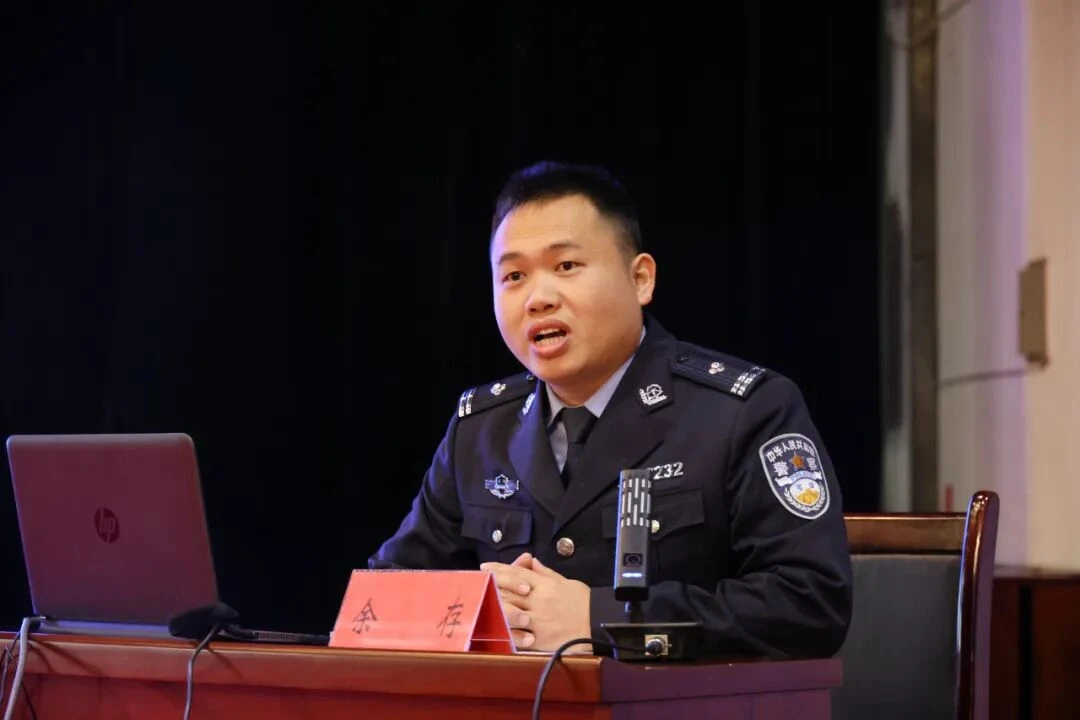 图片[7]-【江西省新城监狱】用法治温情疗愈“折翼”青春——“送法进高墙”法律服务活动走进江西省新城监狱-家书速递|在线寄信|网上寄信|寄信软件|监狱寄信|看守所寄信