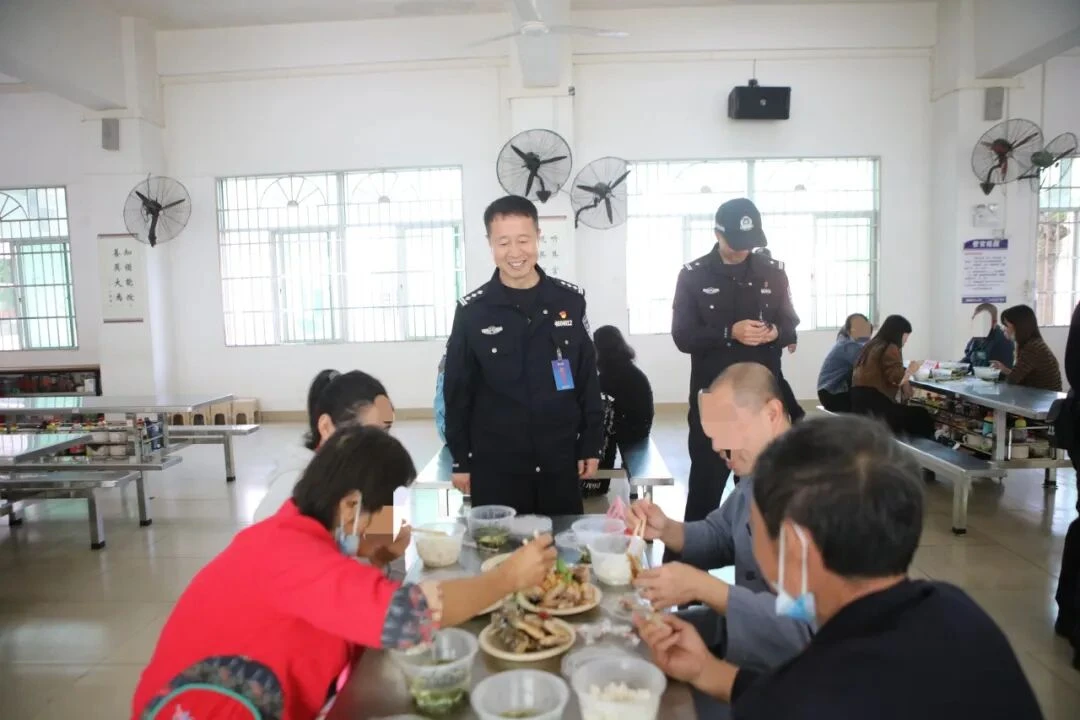 图片[15]-相逢释念 餐聚向善——海南省美兰监狱举行面对面会见及亲情会餐活动-家书速递|在线寄信|网上寄信|寄信软件|监狱寄信|看守所寄信